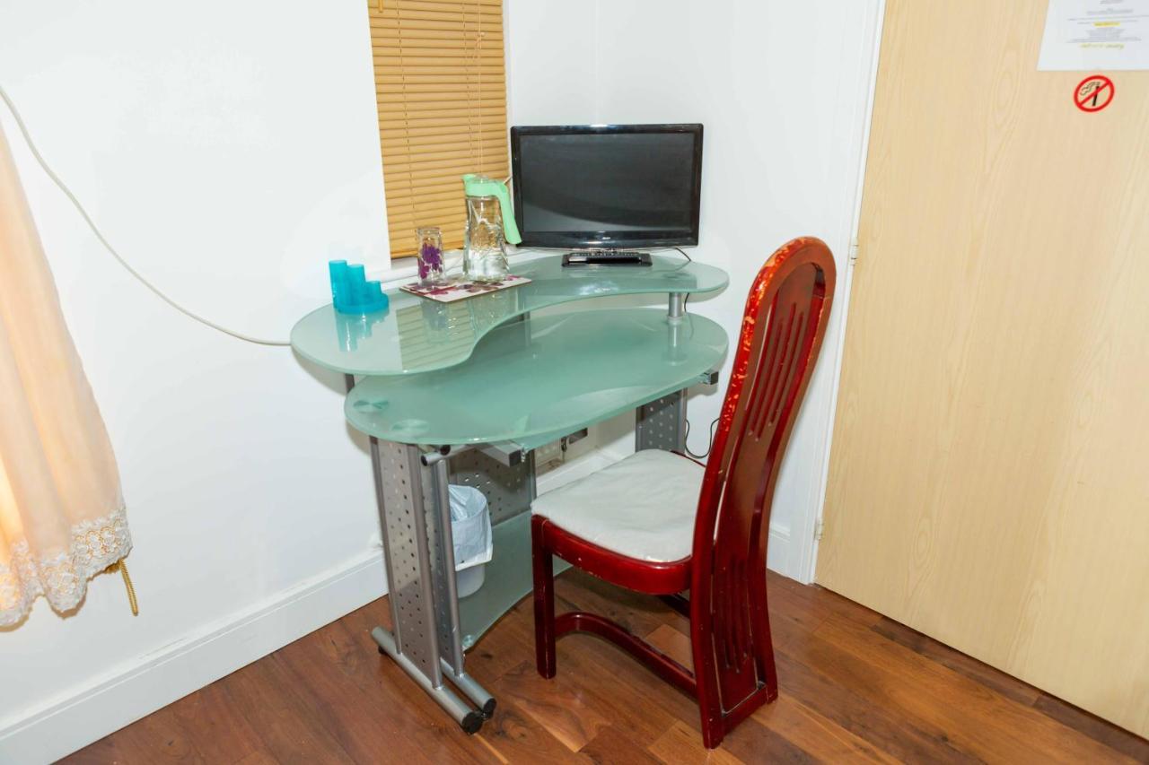 Benjamin Guest House Yiewsley Dış mekan fotoğraf