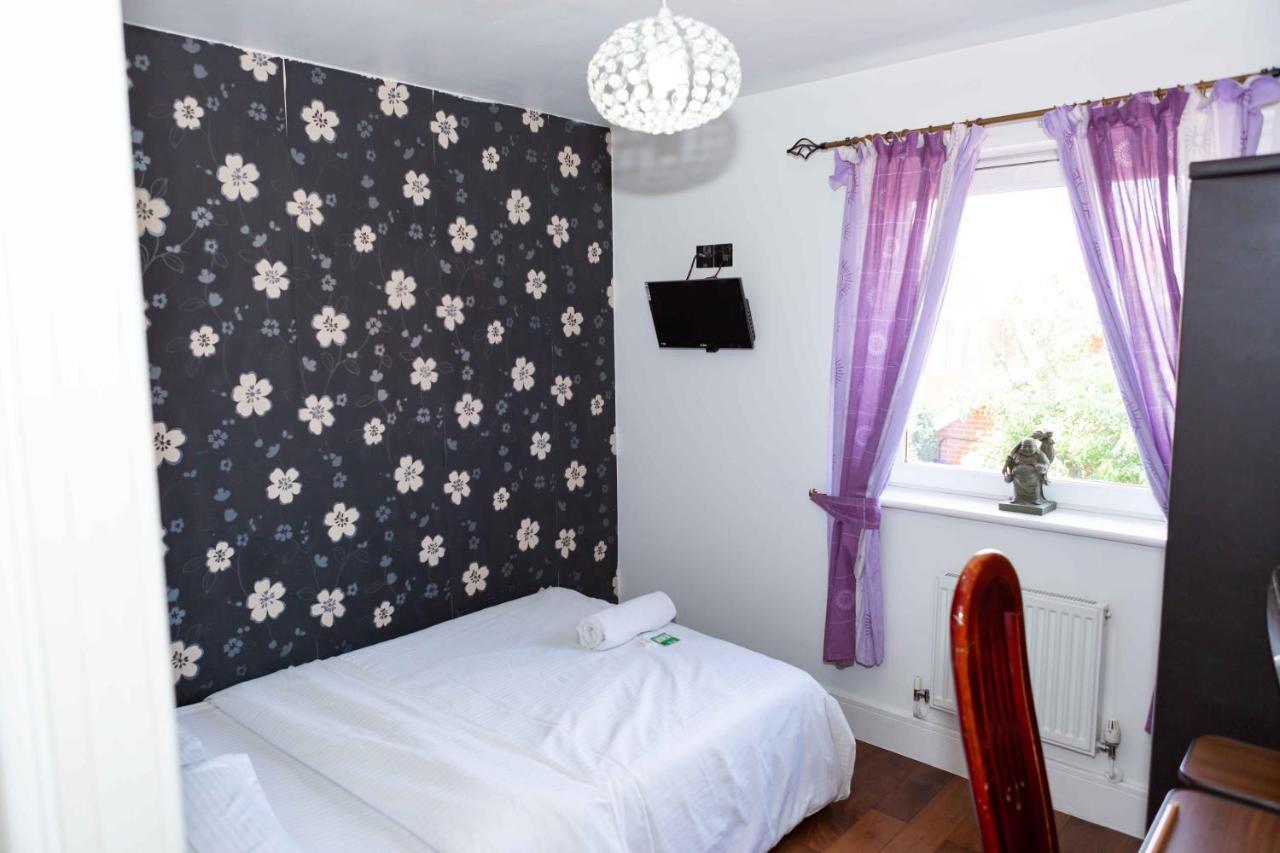 Benjamin Guest House Yiewsley Dış mekan fotoğraf