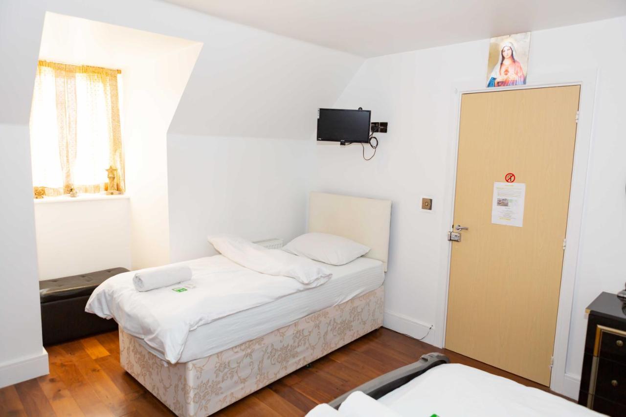Benjamin Guest House Yiewsley Dış mekan fotoğraf