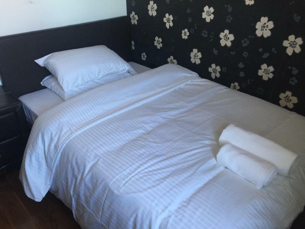 Benjamin Guest House Yiewsley Dış mekan fotoğraf